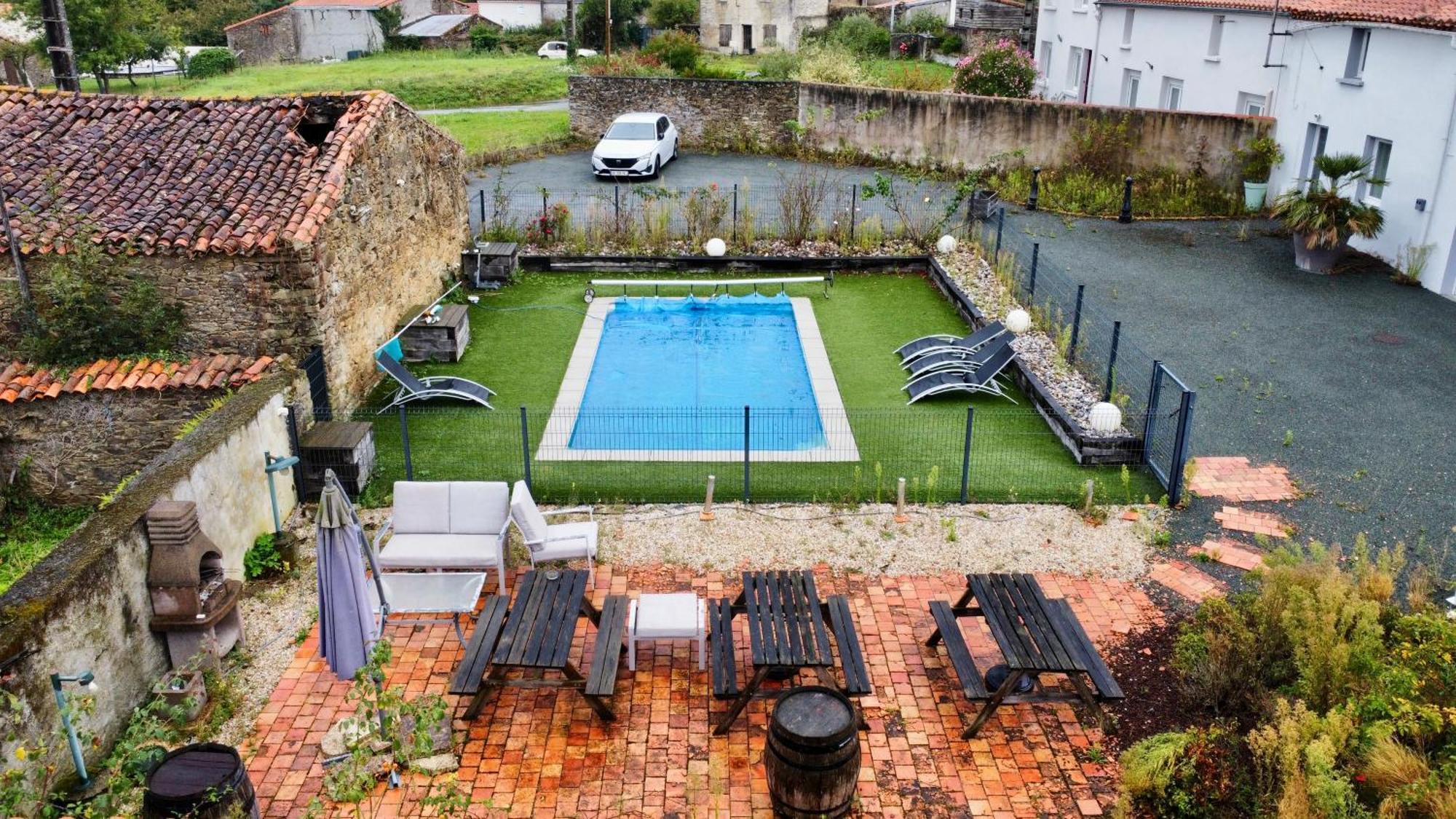 Apartamento Domaine Des 5 Roses - Rose Rouge La Guierche Exterior foto