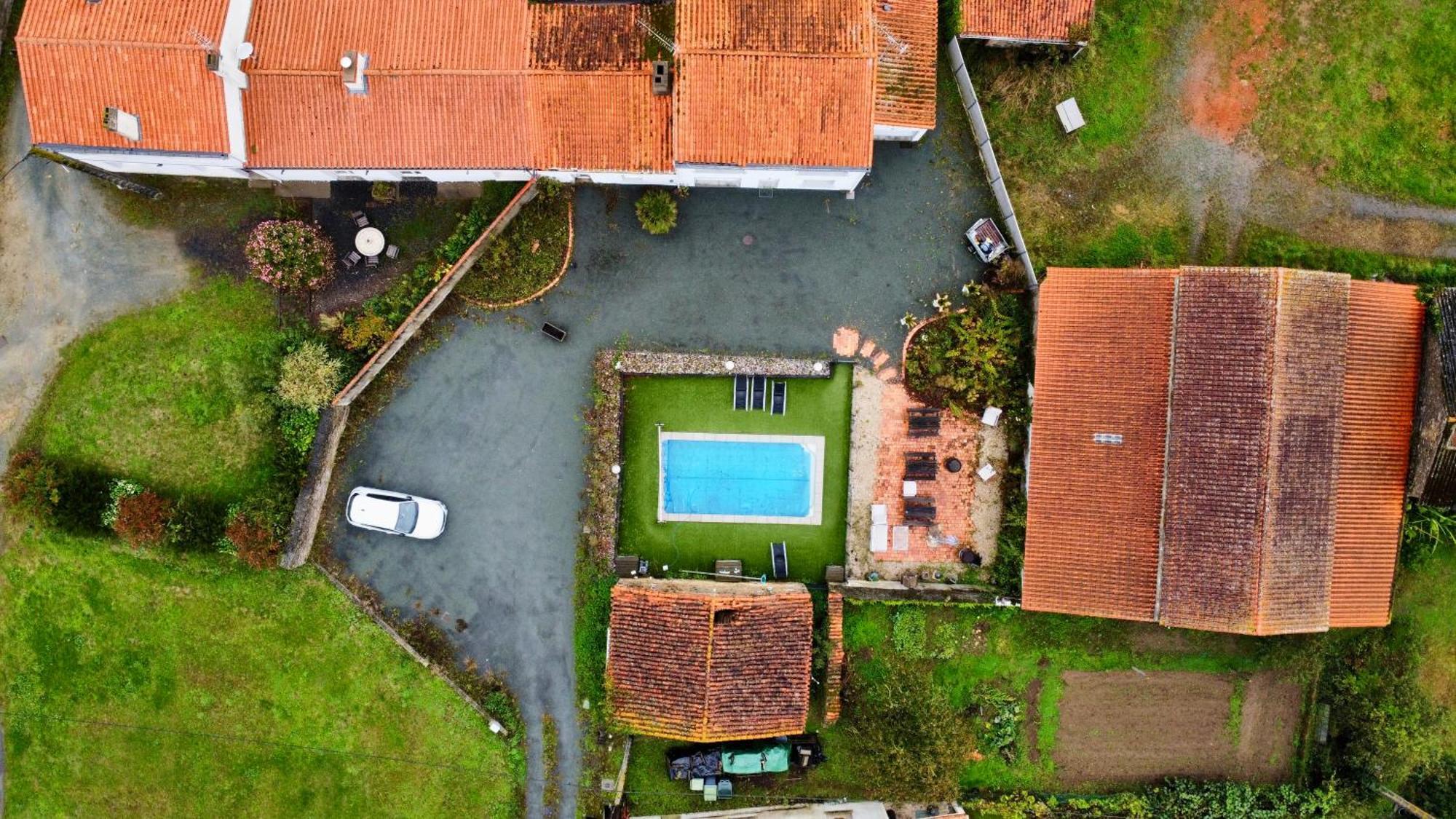 Apartamento Domaine Des 5 Roses - Rose Rouge La Guierche Exterior foto